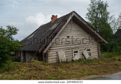 132320 Old Abandoned Wooden House Images Stock Photos And Vectors