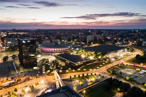 Hala Spodek w Katowicach ma już 49 lat WIADOMOŚCI