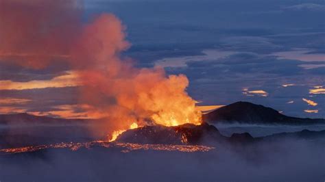 'Time's finally up': Impending Iceland eruption is part of centuries-long volcanic pulse | Live ...