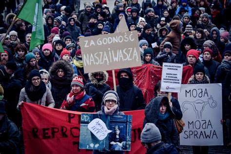 Pologne La Bataille Reprend Autour Du Droit Lavortement Parti