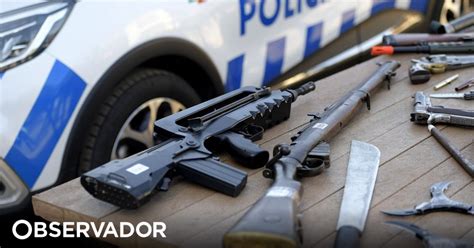 Psp Deteve 16 Pessoas E Apreendeu 32 Armas Em Operação Observador