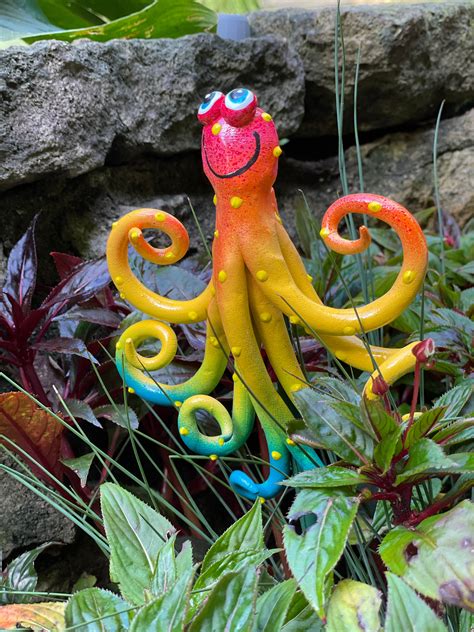 Octopus Garden Stake, Garden Decor, Whimsical Octopus Sculpture, Garden ...