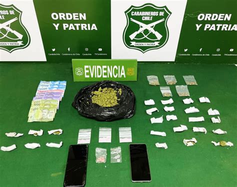 Os 7 De Carabineros Detuvo A Cuatro Personas Que Vendían Droga En La