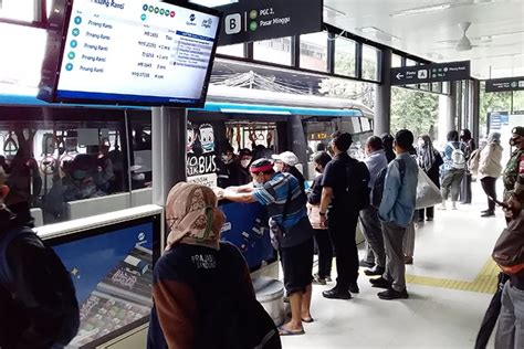 Perubahan Bus D11 Depok PGC 1 Berganti Rute Ke Stasiun LRT Harjamukti