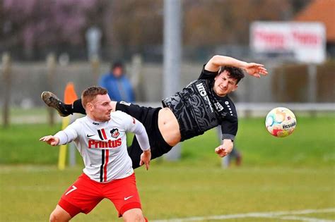 Bezirksliga Kompakt Nur Der FSV Altdorf Muss Punkte Abgeben