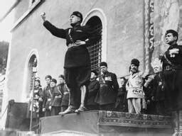 La Marche Sur Rome Le Coup De Bluff De Mussolini Geo Fr