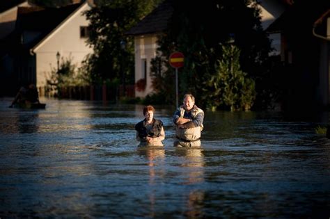 Za severozahod države razglašen rdeči alarm Grozijo poplave in