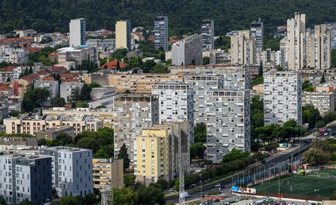 Slobodna Dalmacija Napunite Mobitele Pripremite Ru Ak Na Vrijeme