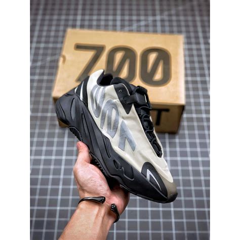 Adidas Yeezy Boost 700 Mnvn “bone” Fy3729 รองเท้ากีฬา รองเท้าวิ่ง สําหรับผู้ชาย Shopee Thailand