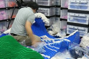 Japanese LEGO Artist Recreates Hokusai's "The Great Wave Off Kanagawa ...