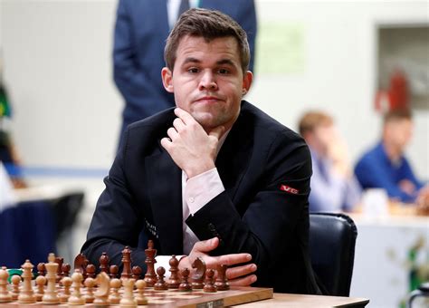 Magnus Carlsen to give up world chess title because he's not motivated ...