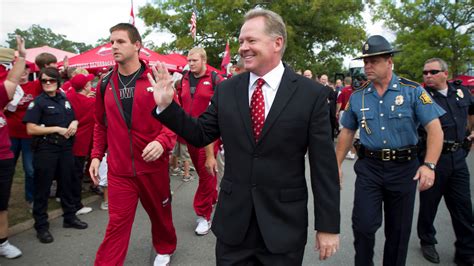 Internet Flooded With Bobby Petrino Jokes Before Arkansas Tamu