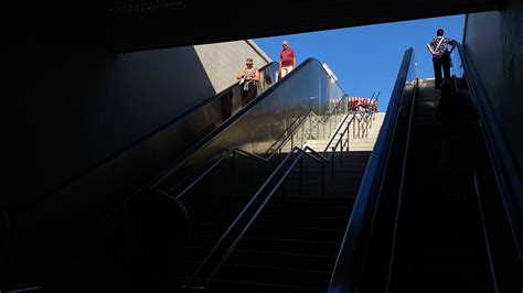 İzmir de metro ve tramvay çalışanları greve gitti TRT Haber Foto Galeri