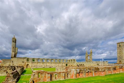 280 St Andrews Cathedral Glasgow Foto Foto Foto Stok Potret And Gambar