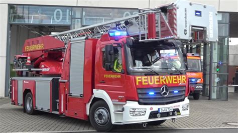 Leih Drehleiter Feuerwehr Langenfeld Ausrücken HLF 20 DLK 23 12