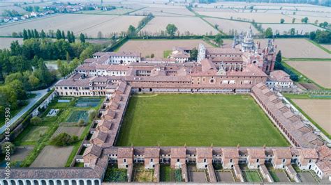 Foto Stock Vista Aerea Della Certosa Di Pavia Costruita Alla Fine Del