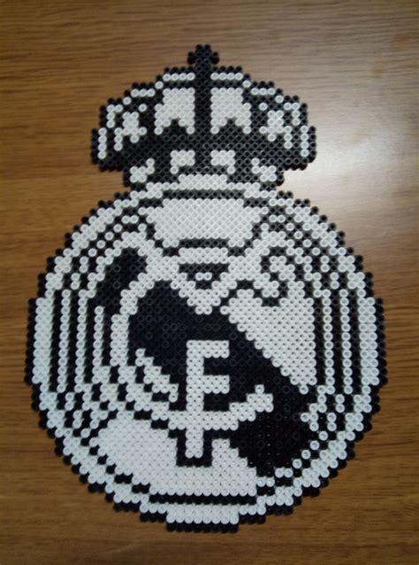 Real Madrid Club De F Tbol B N Hama Beads Dibujos De Puntos