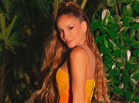 Claudia Leitte Apresenta Novo Projeto E Revisa Mais De 20 Anos De