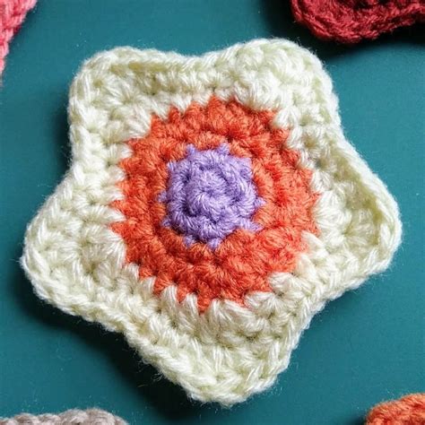 Cómo tejer una estrella al crochet Crochet al cuadrado