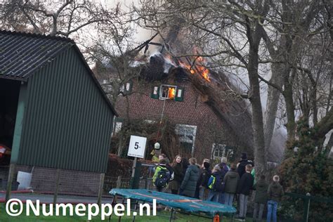 Schoorsteenbrand Aan De Oude Rijksweg In Staphorst Breidde Uit Naar