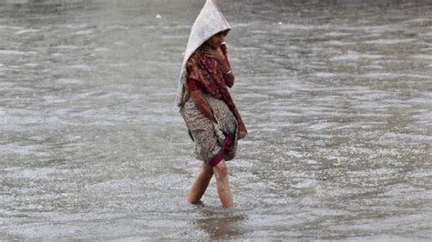 Heavy Rains Create Flood Like Situation In Gujarat Ndrf Teams Deployed