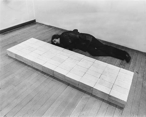 Carl Andre, the Minimalism Pioneer Who Sculpted With a Stark Line, Has Died