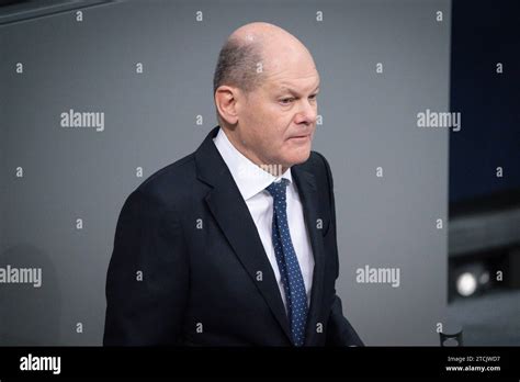 Deutscher Bundestag Plenarsitzung Bundeskanzler Olaf Scholz Spd