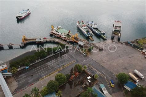 PENYEBERANGAN PELABUHAN GILIMANUK SEPI ANTARA Foto