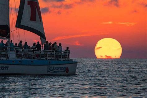 Sunset And Dolphin Catamaran Cruise In Panama City Beach In 2020 Panama City Panama Panama City