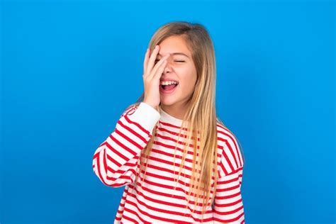 Premium Photo Teen Girl Likes Laugh Out Loud Not Hiding Emotions