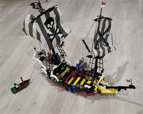 Lego Pirates Pirate Battle Ship Red Beard Runner Reissue