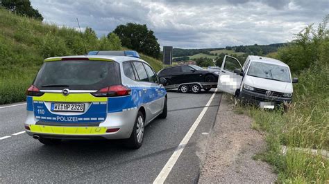 Unfall Bei Bad Hersfeld Fahrer Verliert Kontrolle Anh Nger