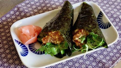 Spicy Tuna Hand Roll Recipe – Japanese Cooking 101