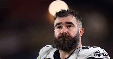 Eagles Jason Kelce Undecided On Nfl Retirement Still Working Out