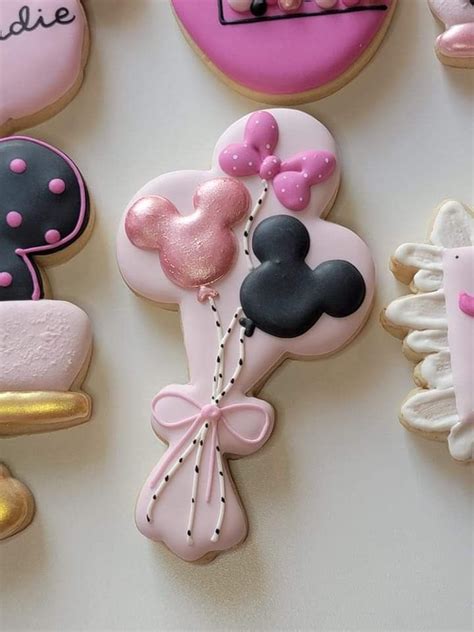 Pin By Marcia Bratkoski On Biscoitos Disney Cookies Minnie Mouse