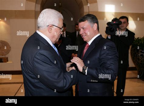 Palestinian President Jordans King Hussein Hi Res Stock Photography And