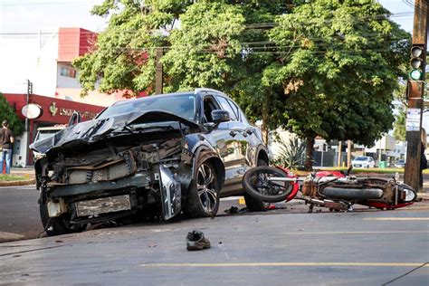 Grave Acidente De Motociclista Em Campo Grande Avenida Mato Grosso