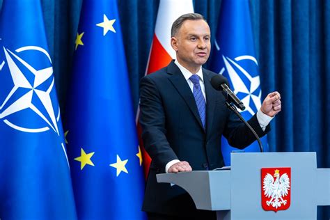 Andrzej Duda Polski Prezydent Zmienia Kontrowersyjne Prawo Gro C