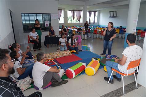 Acad Micos De Pedagogia Apresentam Projetos Sobre Literatura Infantil