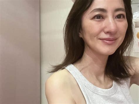 前田ゆかさんのインスタグラム写真 前田ゆかinstagram「最近のお気に入り 鉄分補給、食物繊維、 黒人参茶の『natoha』から