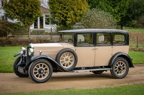 Lot 10 1929 Humber 1650 Saloon