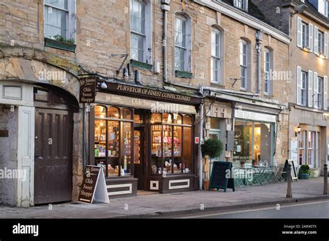 Chipping Norton High Street Hi Res Stock Photography And Images Alamy