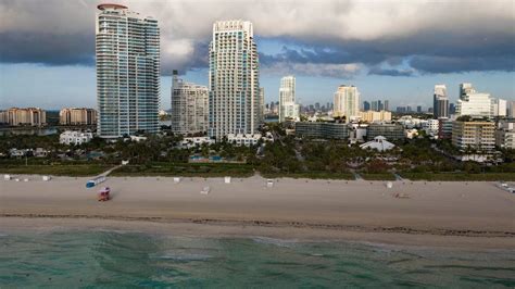 Mayor says Miami-Dade beaches will not reopen on June 1 | Miami Herald