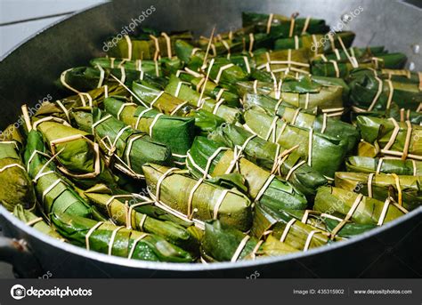 Tamales Wrapped In Banana Leaves Recipe