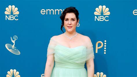 Emmys Kiwi Melanie Lynskey Misses Out For Yellowjackets Mum