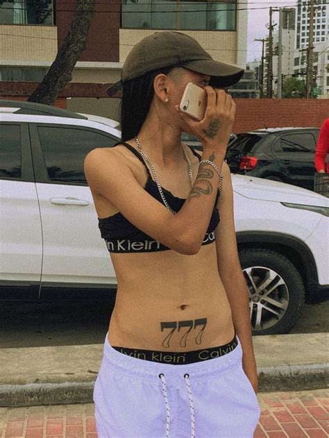 Girl Haircuts Lgbt Ninja Klein Hair Cuts Tattoo Crop Tops Photo