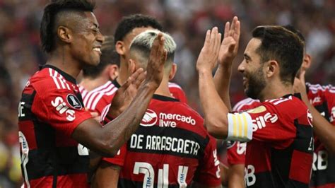 Craque do Flamengo frustra planos do Grêmio e fica próximo de acerto