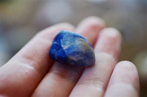 15 Blue Rocks And Minerals With Incredible Pictures The Blues Of