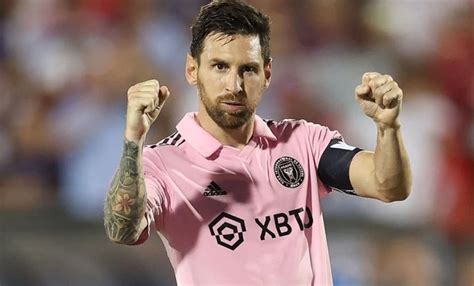 Craque Messi Se Torna Jogador Mais T Tulos Da Hist Ria