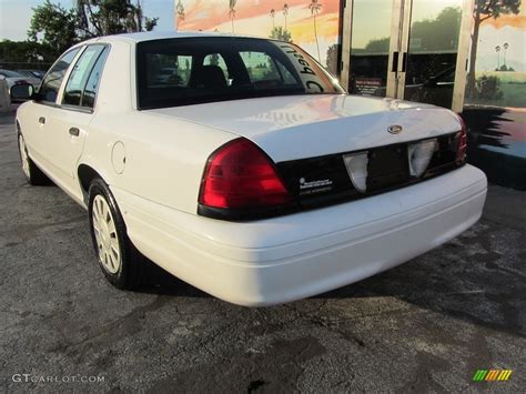 2006 Vibrant White Ford Crown Victoria Police Interceptor 125861569 Photo 8